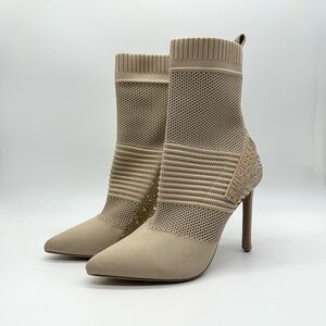 Steve Madden Women's Rhinestone Maxwelle Sock Ankle Boot 6.5 Cream Pointed Toe